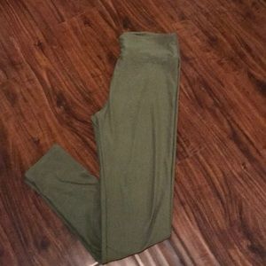 Olive green leggings!!